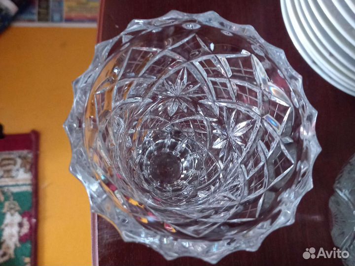 Хрустальная ваза для цветов