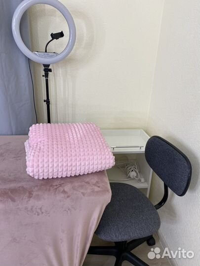 Место по наращиванию ресниц и перманент макияж