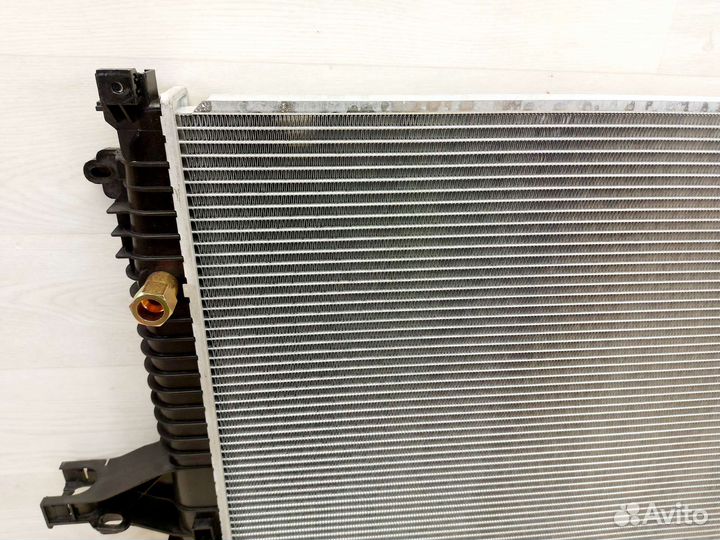 Радиатор охлаждения Volvo XC 90. 2002-2014
