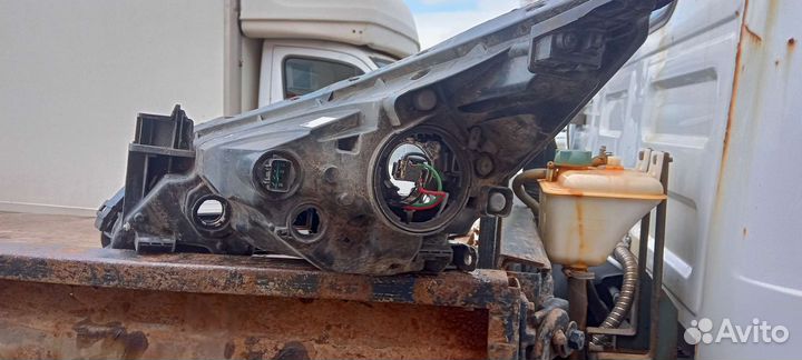 Фара на hyundai solaris 2014