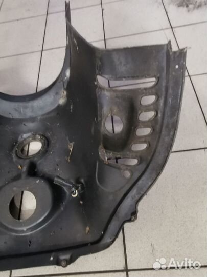 Пластиковая накладка в ногах BRP Grand Touring 700