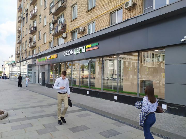 На садовом кольце 230 м² первая линия цоколь