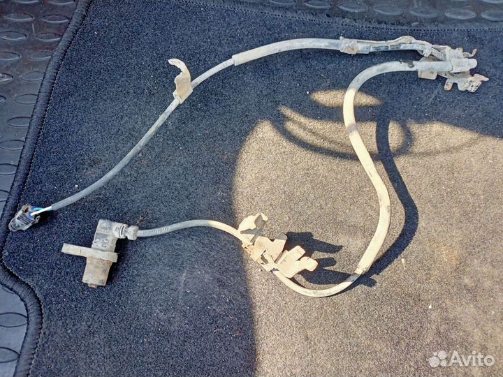 Датчик абс на Toyota Camry 40