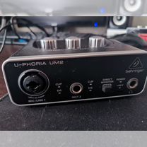 Внешняя звуковая карта behringer UM2