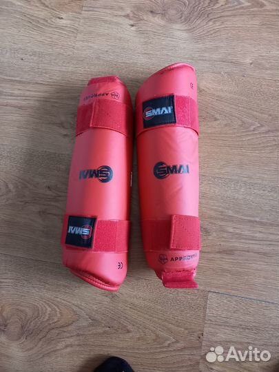 Продам перчатки и накладки для ног, жилет защитный