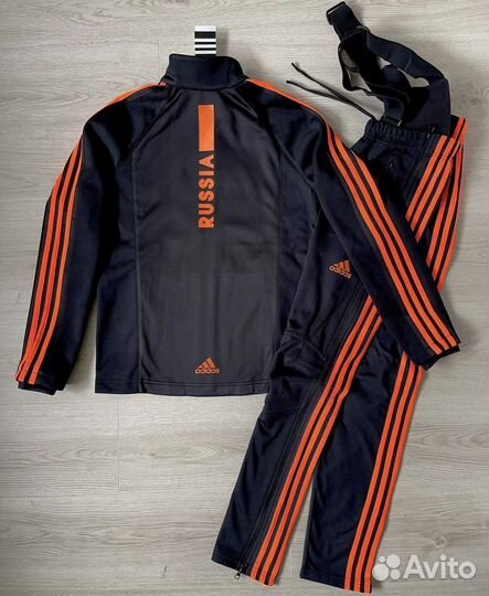 Разминочный костюм adidas