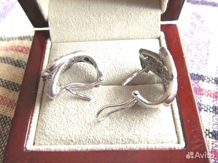 Серьги с бриллиантами gucci