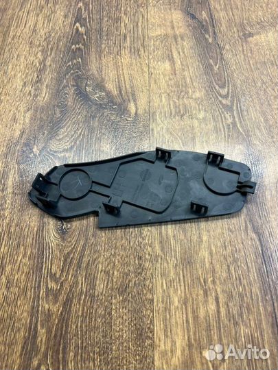 Накладка на торпедо передняя левая Nissan Tiida