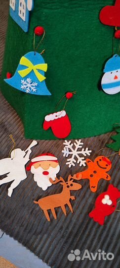 Елка фетровая текстильная с игрушками