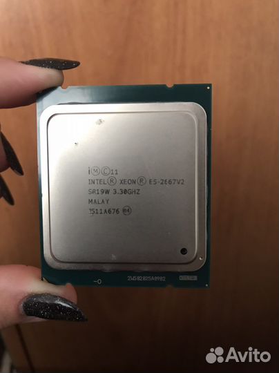 Процессор E5 2667V2 8 ядер 16 потоков