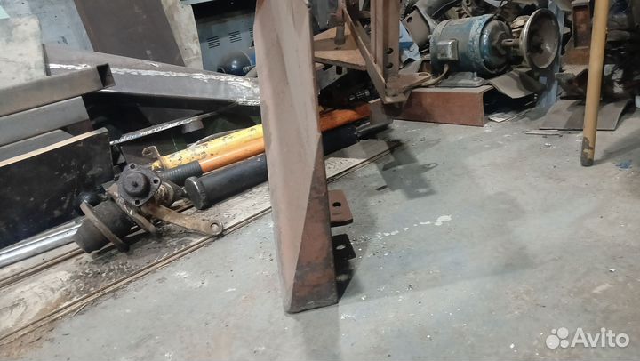 Снегоуборочный отвал на минитрактор