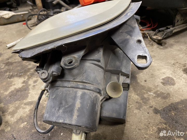 Cadillac Srx фара левая