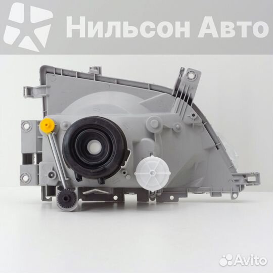 Фара toyota dyna с 1999 г левая, zevs