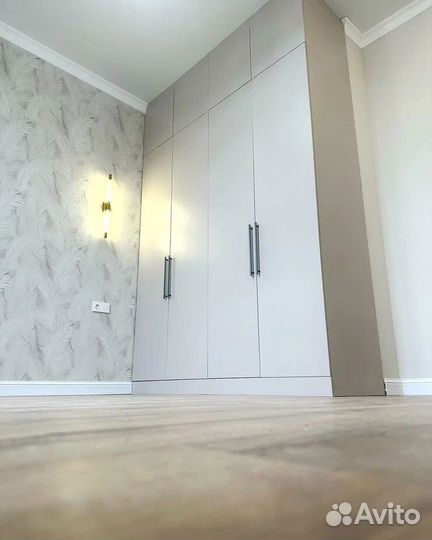 Шкаф распашной