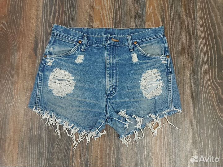 Джинсовые шорты
