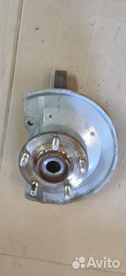 Поворотный кулак со ступицей Mitsubishi Outlander