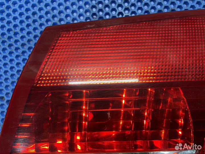 Фонарь задний правый Toyota Sienna 2 до рест