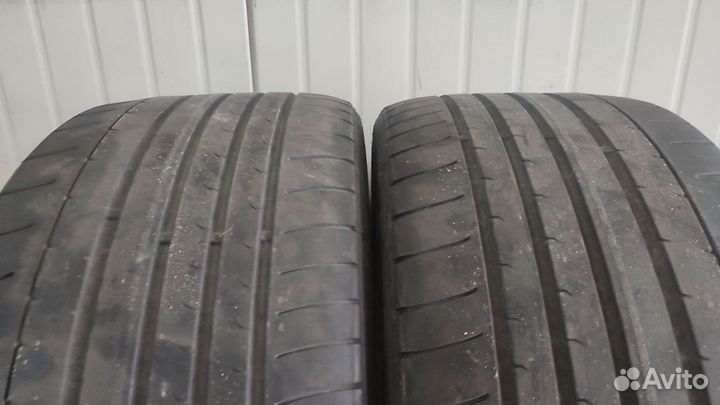 Dunlop SP Sport Maxx GT 235/35 R20 и 265/30 R20