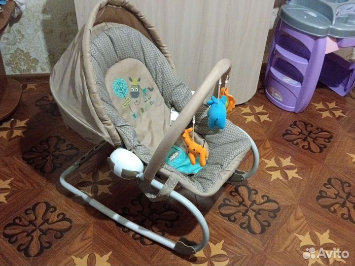 Шезлонг детский новый