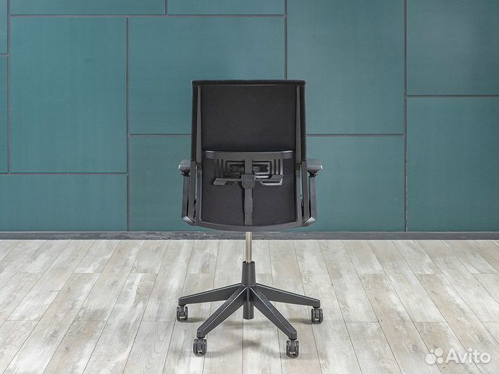 Офисное кресло для персонала haworth Comforto Герм