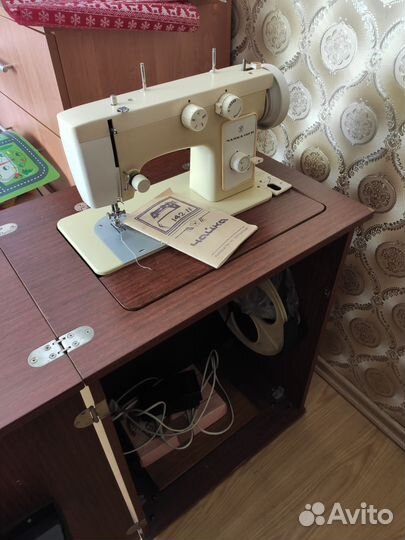 Швейная машинка бу электрическая