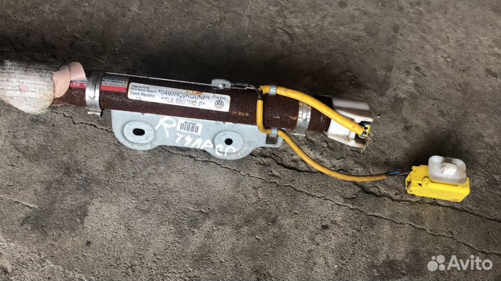 Шторка безопасности Правая Фольксваген Туарег 07 г