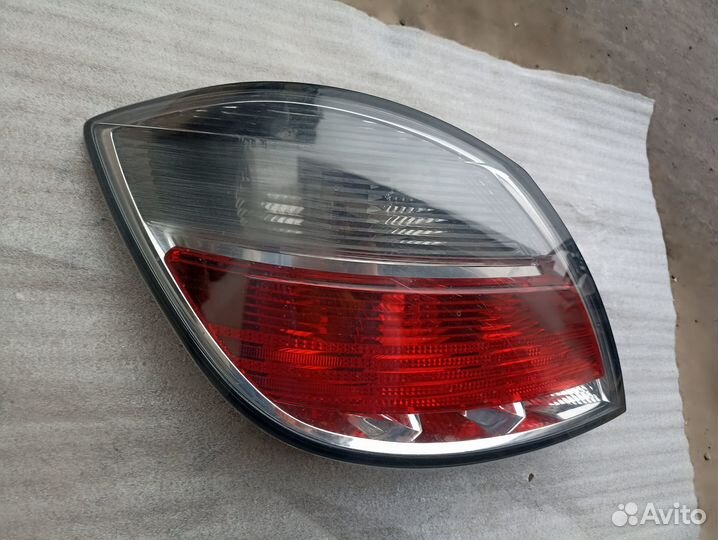 Фонарь задний левый Opel Astra H