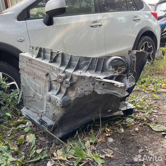 Передняя левая четверть с куском пороло