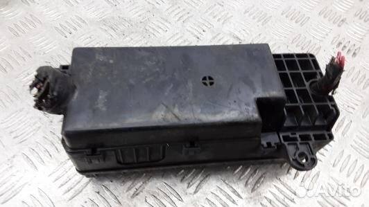 Блок предохранителей mitsubishi L200 K4T (98N10M10