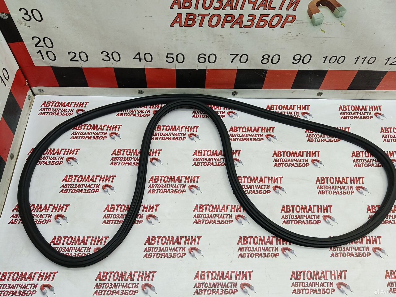 Уплотнитель двери передней правой Джили Монжаро