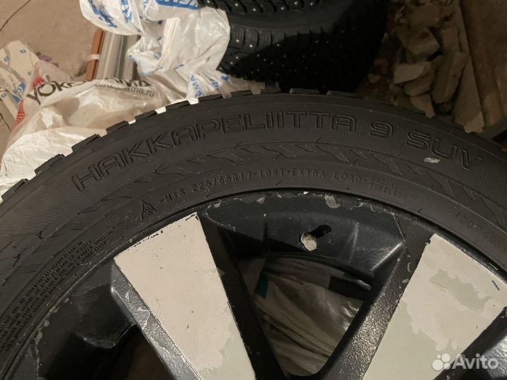 Nokian Tyres Hakkapeliitta 9 SUV 225/65 R17