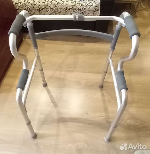 Ходунки для взрослых инвалидов