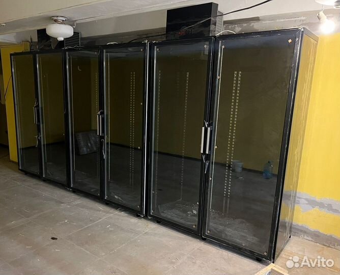 Холодильный шкаф для магазина, пивного магазина