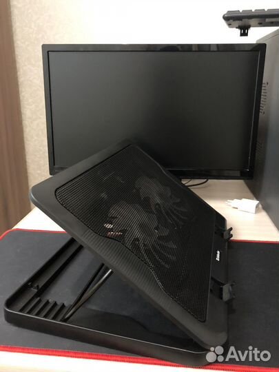 Подставка с охлаждением