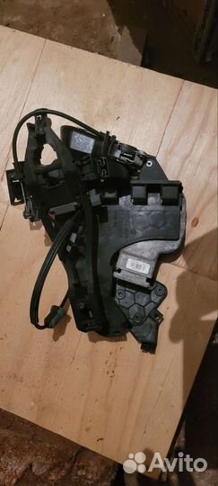 Замок двери volvo s40ll