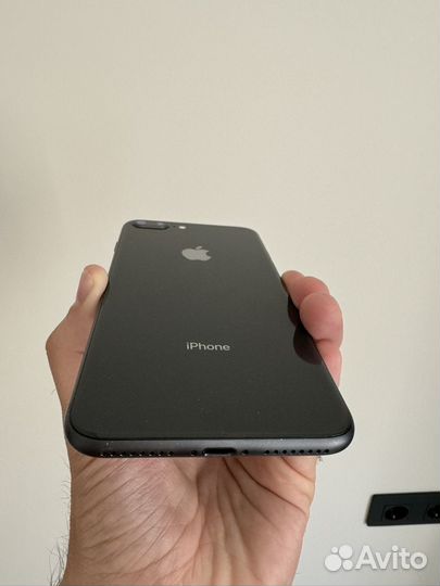 iPhone 8 Plus, 64 ГБ