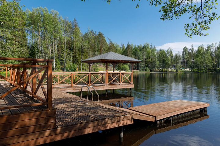 Дом 187 м² на участке 18,5 сот.