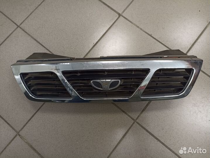 Решётка радиатора Деу-Нексия б/у