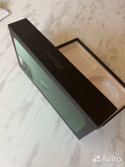 Коробка от iPhone 13 pro зеленая