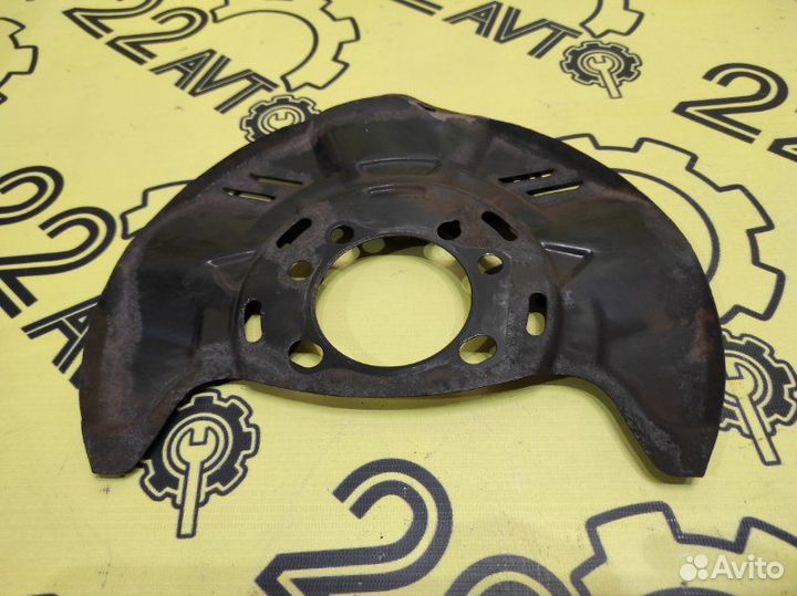 Щиток тормозного механизма передний левый Subaru