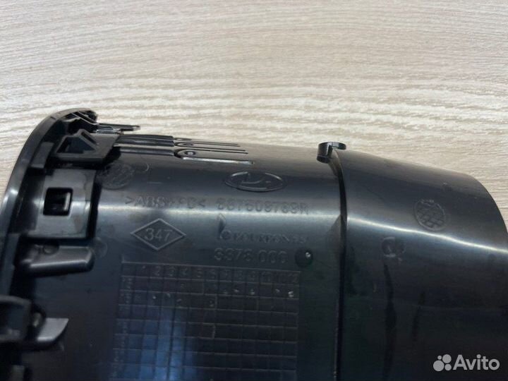 Воздушный дефлектор салона левый LADA X-Ray