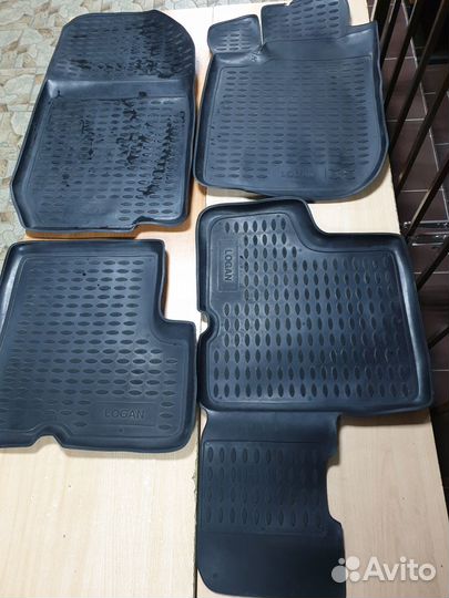 Комплект резиновых ковриков логан-1
