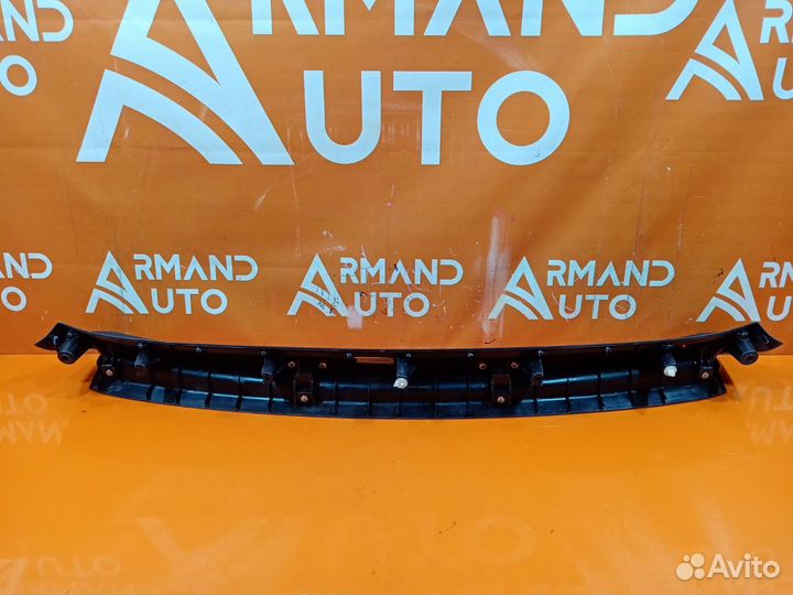 Накладка обшивки двери багажника Lexus Rx 3 AL10