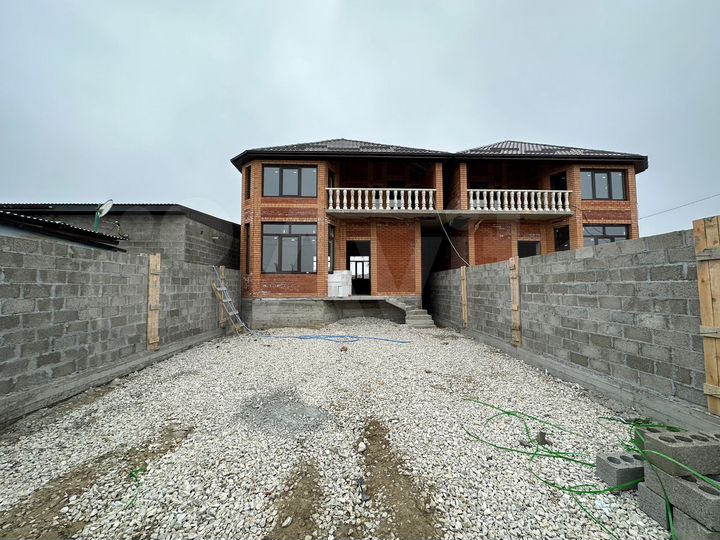 Дом 170 м² на участке 2,1 сот.