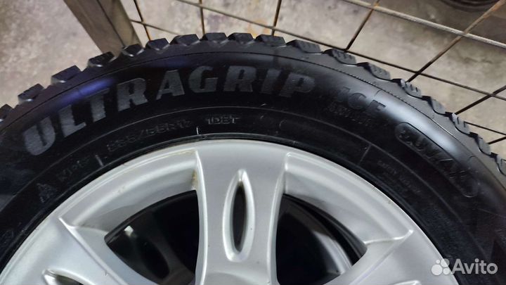 Goodyear UltraGrip Ice Arctic SUV 235/65 R17 108T