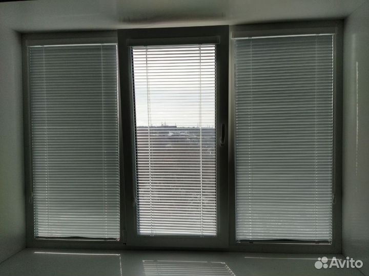 Горизонтальные жалюзи на окна