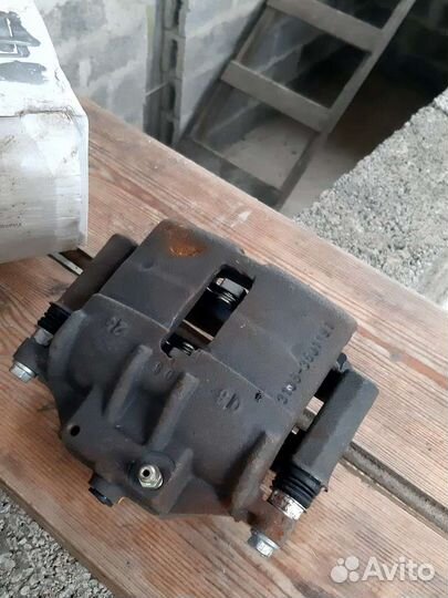 Скоба дискового переднего тормоза УАЗ Газ Соболь