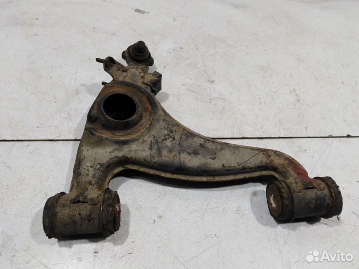 Рычаг передний правый нижний