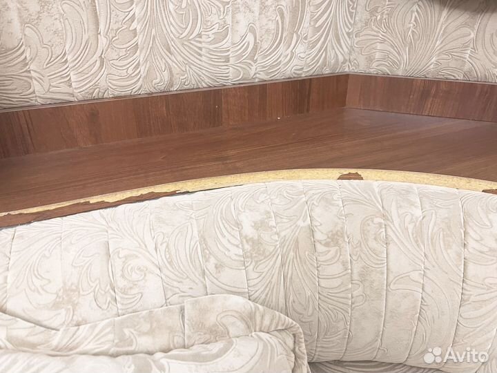 Угловой диван с креслом