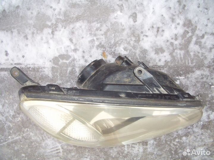 Фара правая Тойота Раф 4 с03-05г